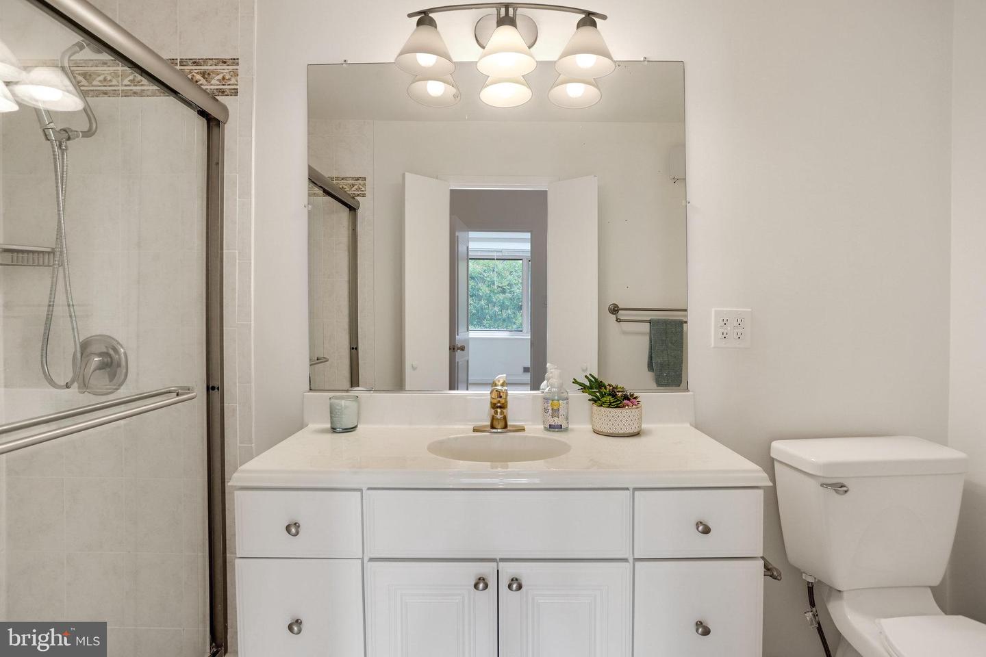 4101 CATHEDRAL AVE NW #711, WASHINGTON, District Of Columbia 20016, 2 Bedrooms Bedrooms, ,2 BathroomsBathrooms,Residential,For sale,4101 CATHEDRAL AVE NW #711,DCDC2225992 MLS # DCDC2225992