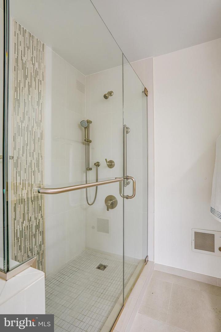 4101 CATHEDRAL AVE NW #1104, WASHINGTON, District Of Columbia 20016, 3 Bedrooms Bedrooms, ,2 BathroomsBathrooms,Residential,For sale,4101 CATHEDRAL AVE NW #1104,DCDC2225998 MLS # DCDC2225998