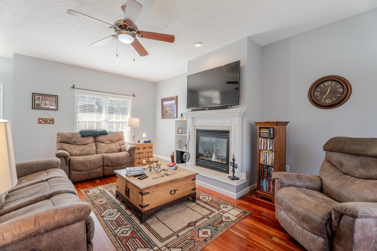 1428 MANDOLIN AVE, GROTTOES, Virginia 24441, 3 Bedrooms Bedrooms, ,2 BathroomsBathrooms,Residential,1428 MANDOLIN AVE,672504 MLS # 672504