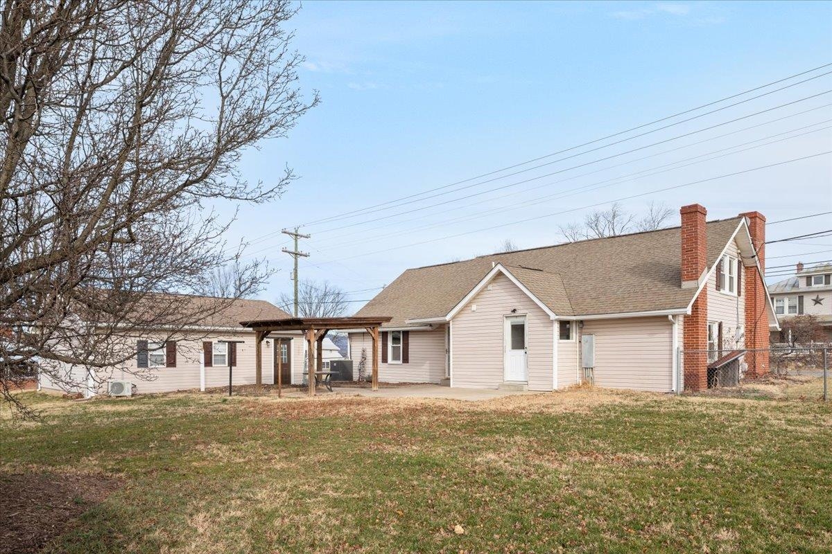 961 W MAIN ST, STANLEY, Virginia 22851, 3 Bedrooms Bedrooms, ,2 BathroomsBathrooms,Residential,961 W MAIN ST,673130 MLS # 673130