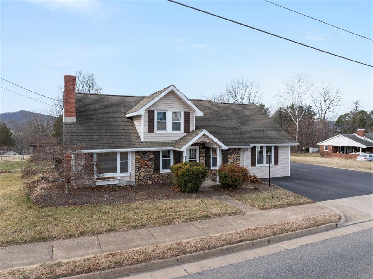 961 W MAIN ST, STANLEY, Virginia 22851, 3 Bedrooms Bedrooms, ,2 BathroomsBathrooms,Residential,961 W MAIN ST,673130 MLS # 673130