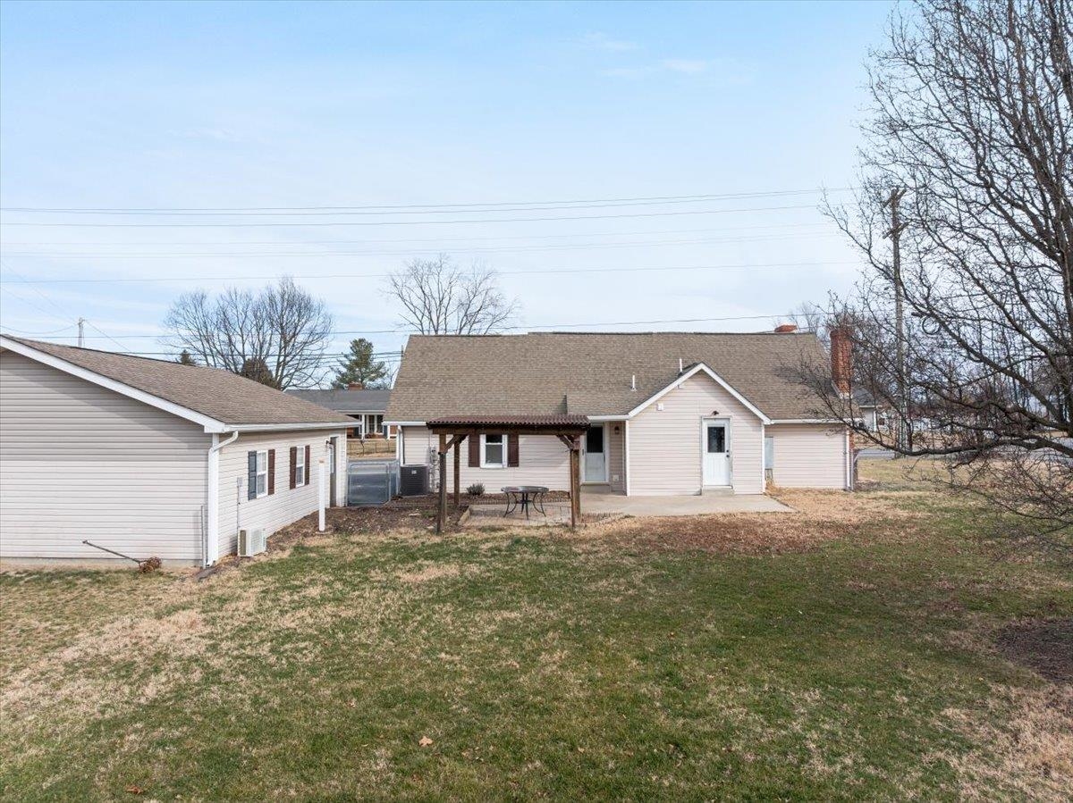 961 W MAIN ST, STANLEY, Virginia 22851, 3 Bedrooms Bedrooms, ,2 BathroomsBathrooms,Residential,961 W MAIN ST,673130 MLS # 673130