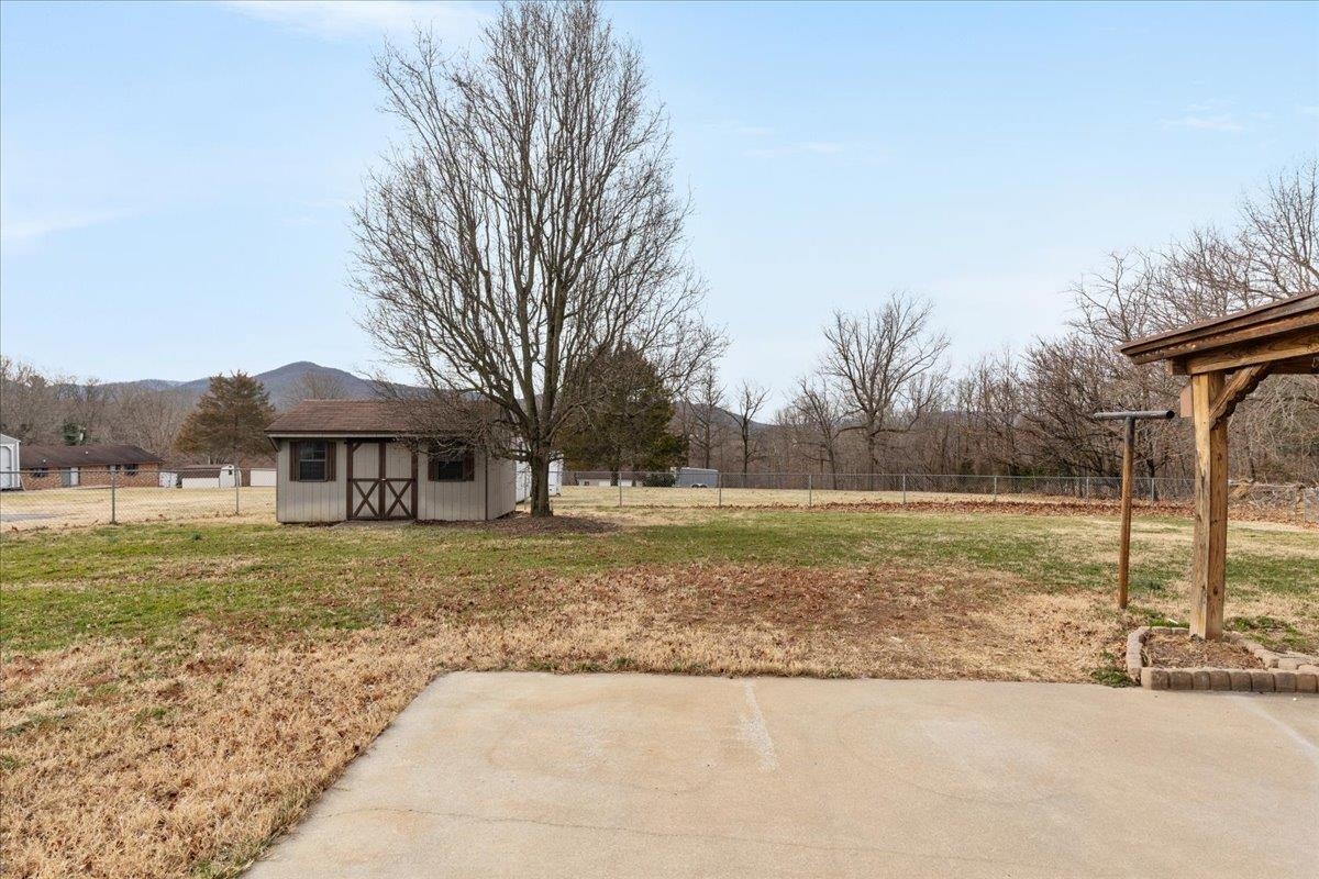 961 W MAIN ST, STANLEY, Virginia 22851, 3 Bedrooms Bedrooms, ,2 BathroomsBathrooms,Residential,961 W MAIN ST,673130 MLS # 673130