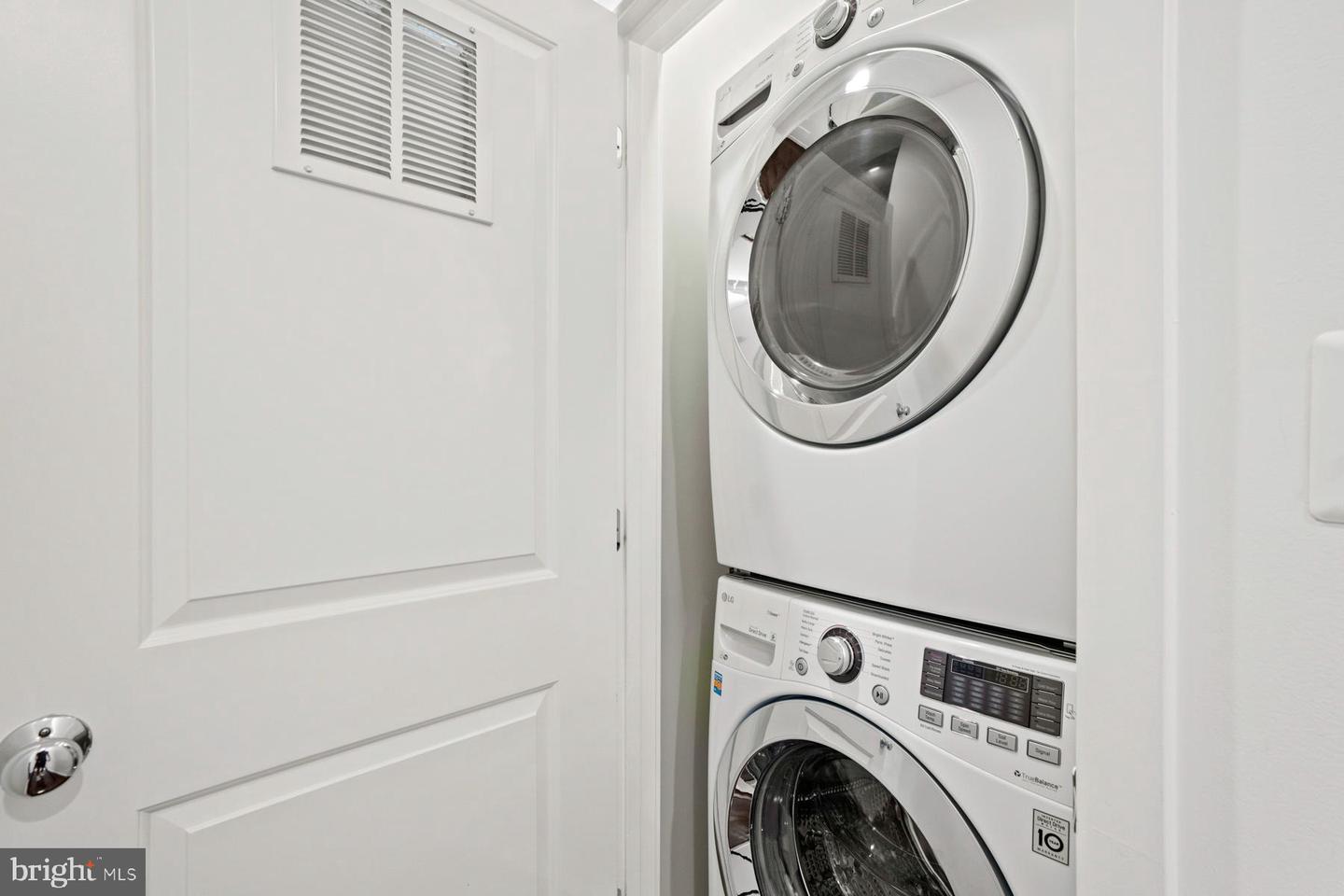 1022 3RD PL SE, WASHINGTON, District Of Columbia 20003, 4 Bedrooms Bedrooms, ,3 BathroomsBathrooms,Residential,For sale,1022 3RD PL SE,DCDC2235620 MLS # DCDC2235620 1022 3RD PL SE, WASHINGTON, District Of Columbia 20003, 4 Bedrooms Bedrooms, ,3 BathroomsBathrooms,Residential,For sale,1022 3RD PL SE,DCDC2235620 MLS # DCDC2235620