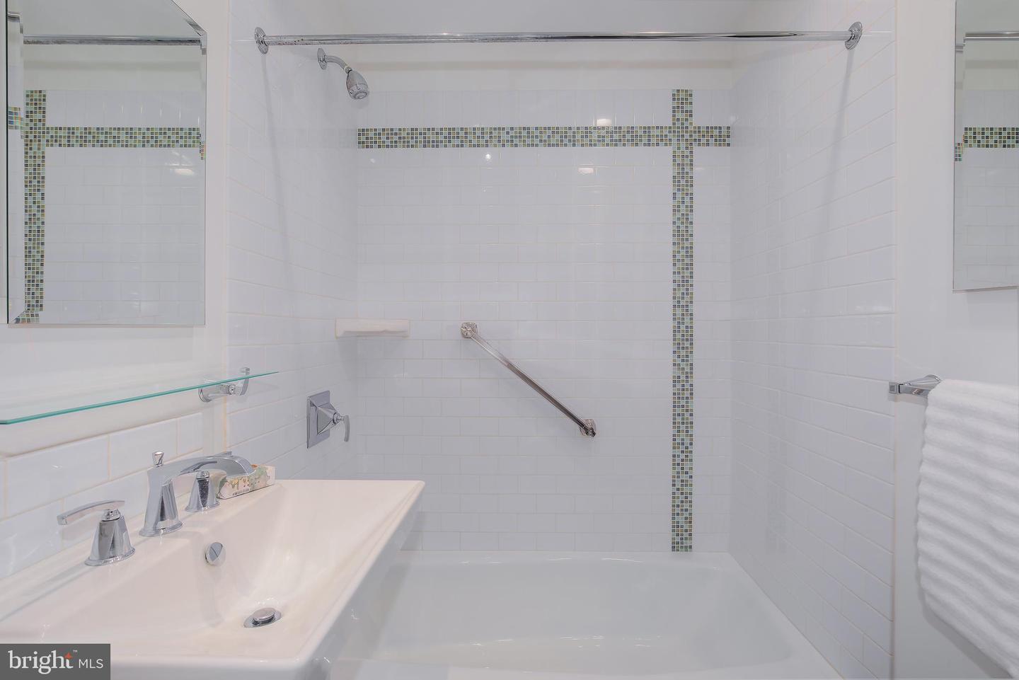 3900 CATHEDRAL AVE NW #404A, WASHINGTON, District Of Columbia 20016, 2 Bedrooms Bedrooms, ,2 BathroomsBathrooms,Residential,For sale,3900 CATHEDRAL AVE NW #404A,DCDC2235690 MLS # DCDC2235690