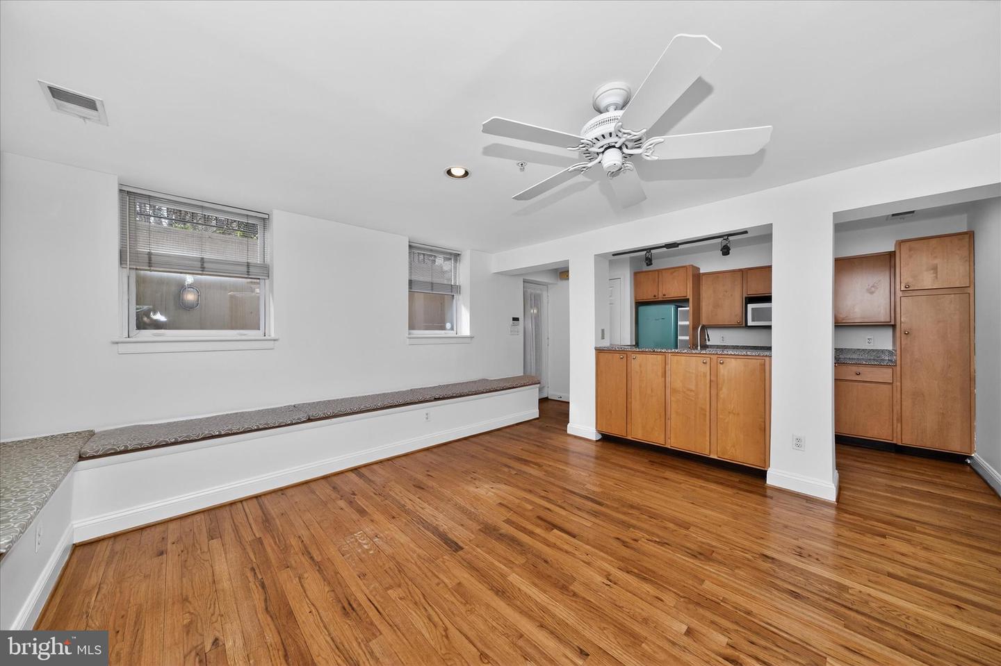 2801 CONNECTICUT AVE NW #15, WASHINGTON, District Of Columbia 20008, 2 Bedrooms Bedrooms, ,1 BathroomBathrooms,Residential,For sale,2801 CONNECTICUT AVE NW #15,DCDC2240092 MLS # DCDC2240092