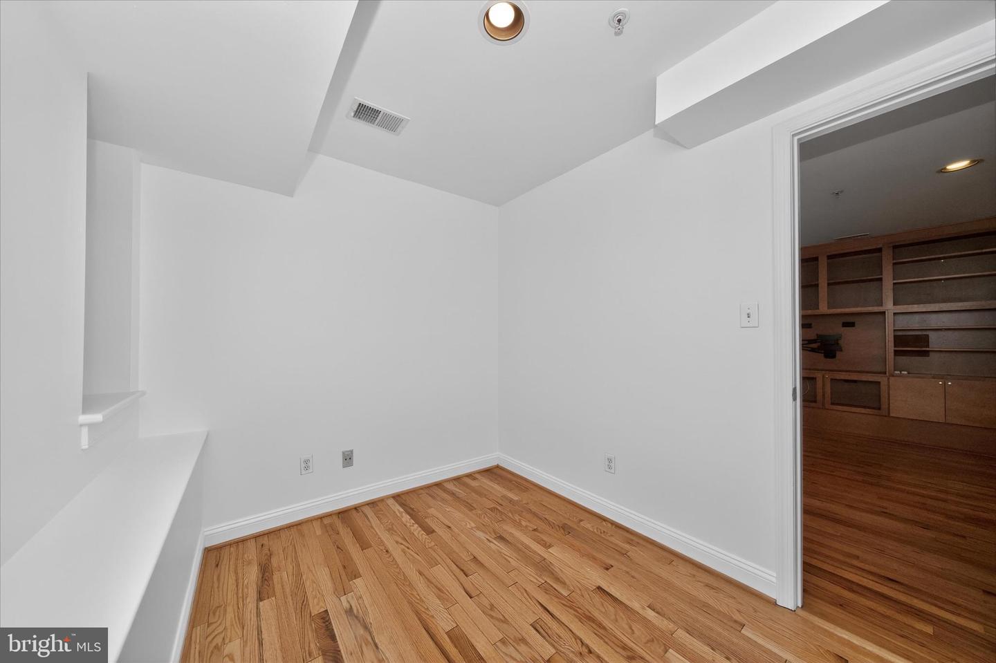 2801 CONNECTICUT AVE NW #15, WASHINGTON, District Of Columbia 20008, 2 Bedrooms Bedrooms, ,1 BathroomBathrooms,Residential,For sale,2801 CONNECTICUT AVE NW #15,DCDC2240092 MLS # DCDC2240092