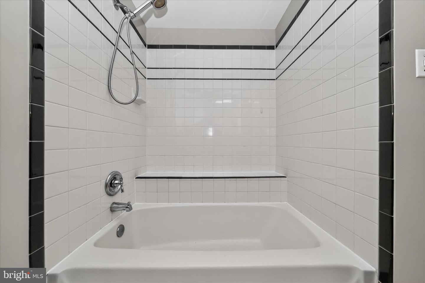 2801 CONNECTICUT AVE NW #15, WASHINGTON, District Of Columbia 20008, 2 Bedrooms Bedrooms, ,1 BathroomBathrooms,Residential,For sale,2801 CONNECTICUT AVE NW #15,DCDC2240092 MLS # DCDC2240092
