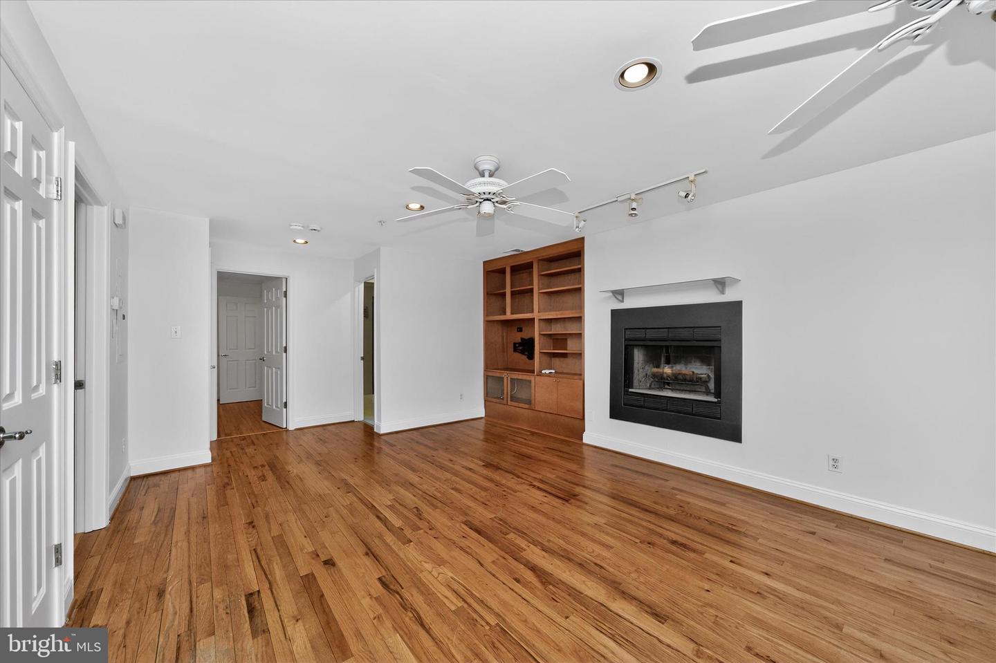 2801 CONNECTICUT AVE NW #15, WASHINGTON, District Of Columbia 20008, 2 Bedrooms Bedrooms, ,1 BathroomBathrooms,Residential,For sale,2801 CONNECTICUT AVE NW #15,DCDC2240092 MLS # DCDC2240092