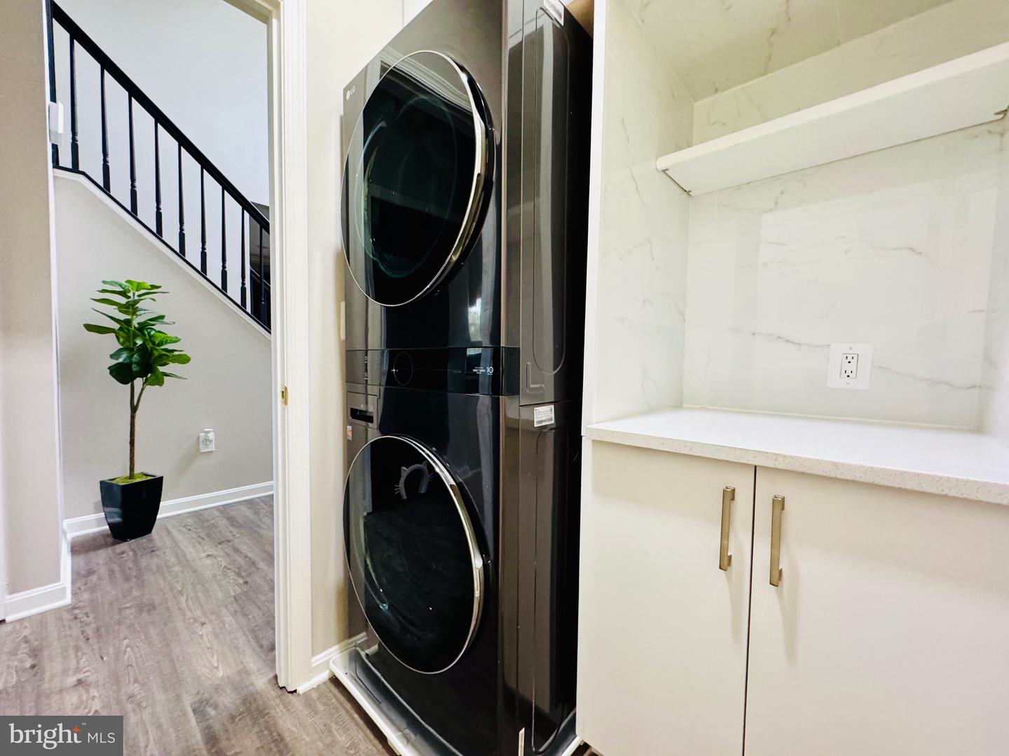 3197 TULIP TREE PL, DUMFRIES, Virginia 22026, 6 Bedrooms Bedrooms, ,3 BathroomsBathrooms,Residential,For sale,3197 TULIP TREE PL,VAPW2110620 MLS # VAPW2110620