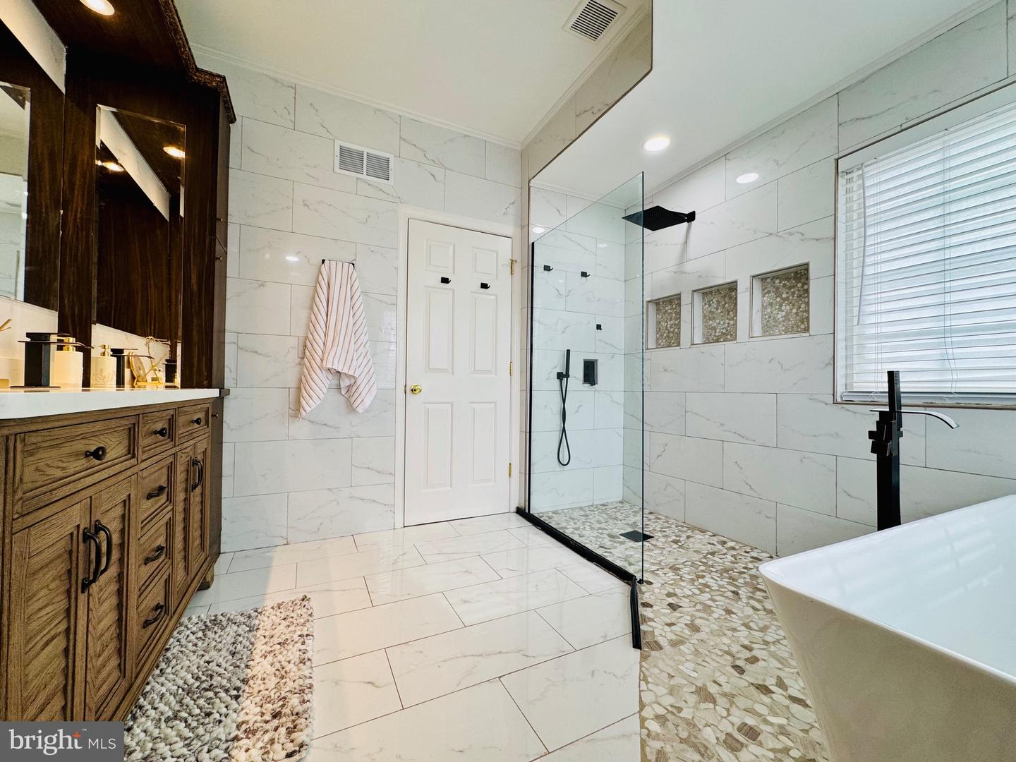 3197 TULIP TREE PL, DUMFRIES, Virginia 22026, 6 Bedrooms Bedrooms, ,3 BathroomsBathrooms,Residential,For sale,3197 TULIP TREE PL,VAPW2110620 MLS # VAPW2110620