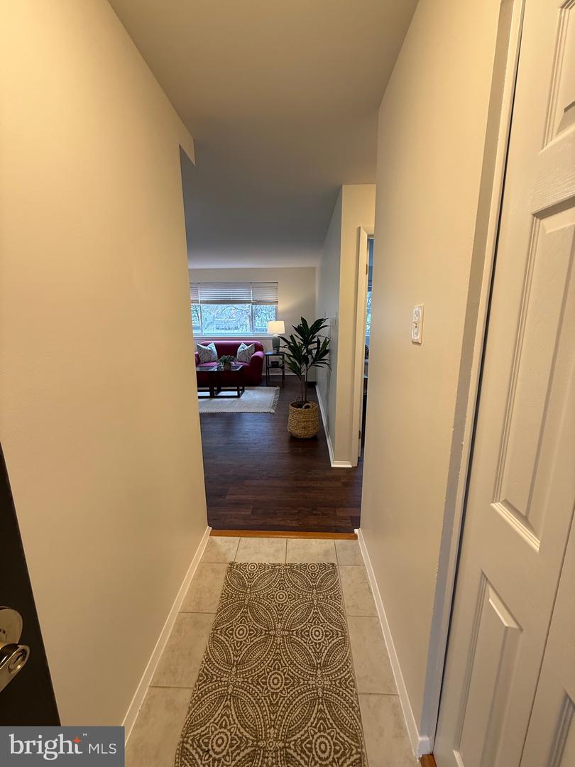 4555 MACARTHUR BLVD NW #107, WASHINGTON, District Of Columbia 20007, 1 Bedroom Bedrooms, 4 Rooms Rooms,1 BathroomBathrooms,Residential,For sale,4555 MACARTHUR BLVD NW #107,DCDC2241912 MLS # DCDC2241912