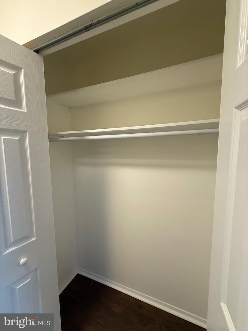 4555 MACARTHUR BLVD NW #107, WASHINGTON, District Of Columbia 20007, 1 Bedroom Bedrooms, 4 Rooms Rooms,1 BathroomBathrooms,Residential,For sale,4555 MACARTHUR BLVD NW #107,DCDC2241912 MLS # DCDC2241912