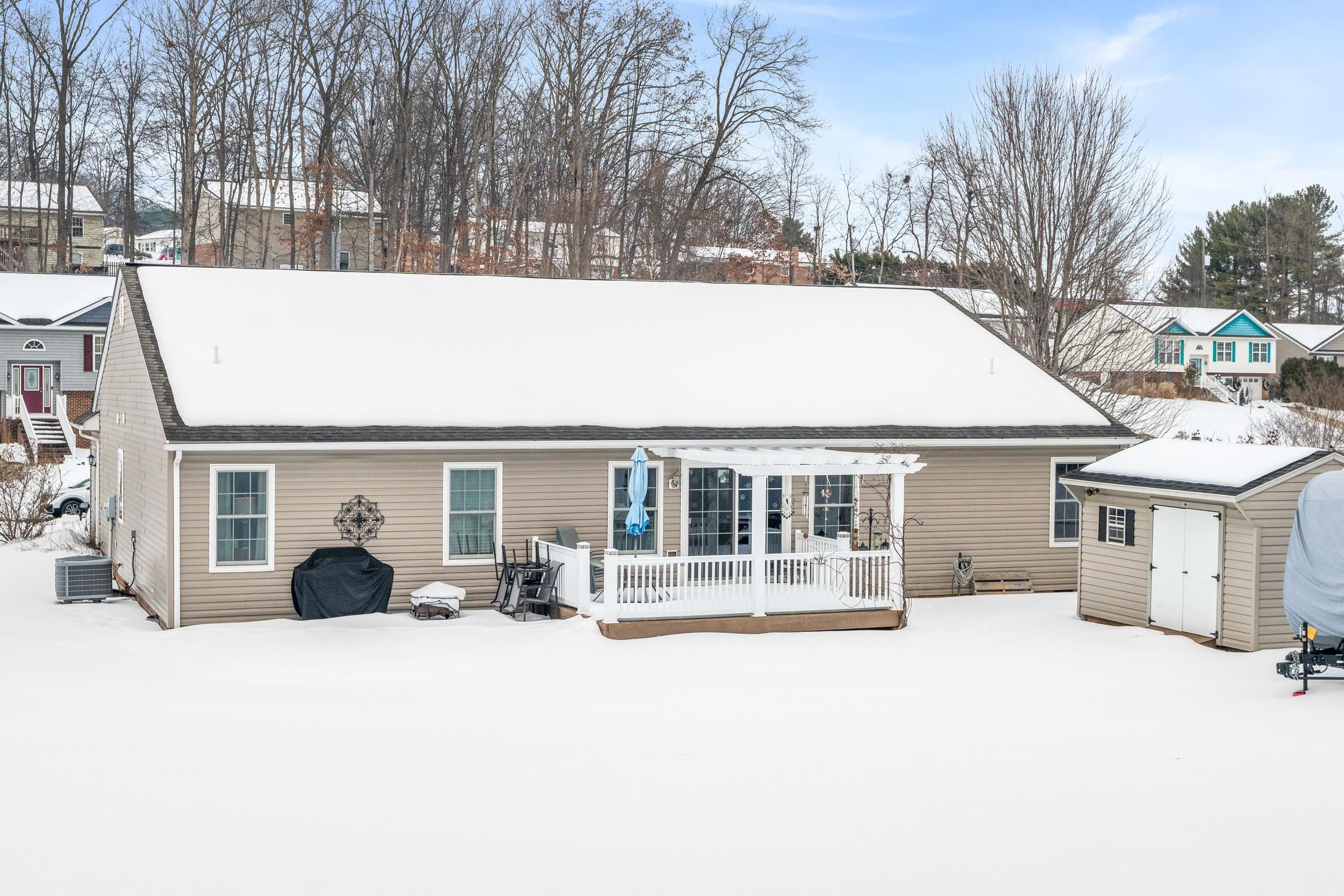 901 RITCHIE BLVD, STAUNTON, Virginia 24401, 4 Bedrooms Bedrooms, ,2 BathroomsBathrooms,Residential,901 RITCHIE BLVD,673364 MLS # 673364