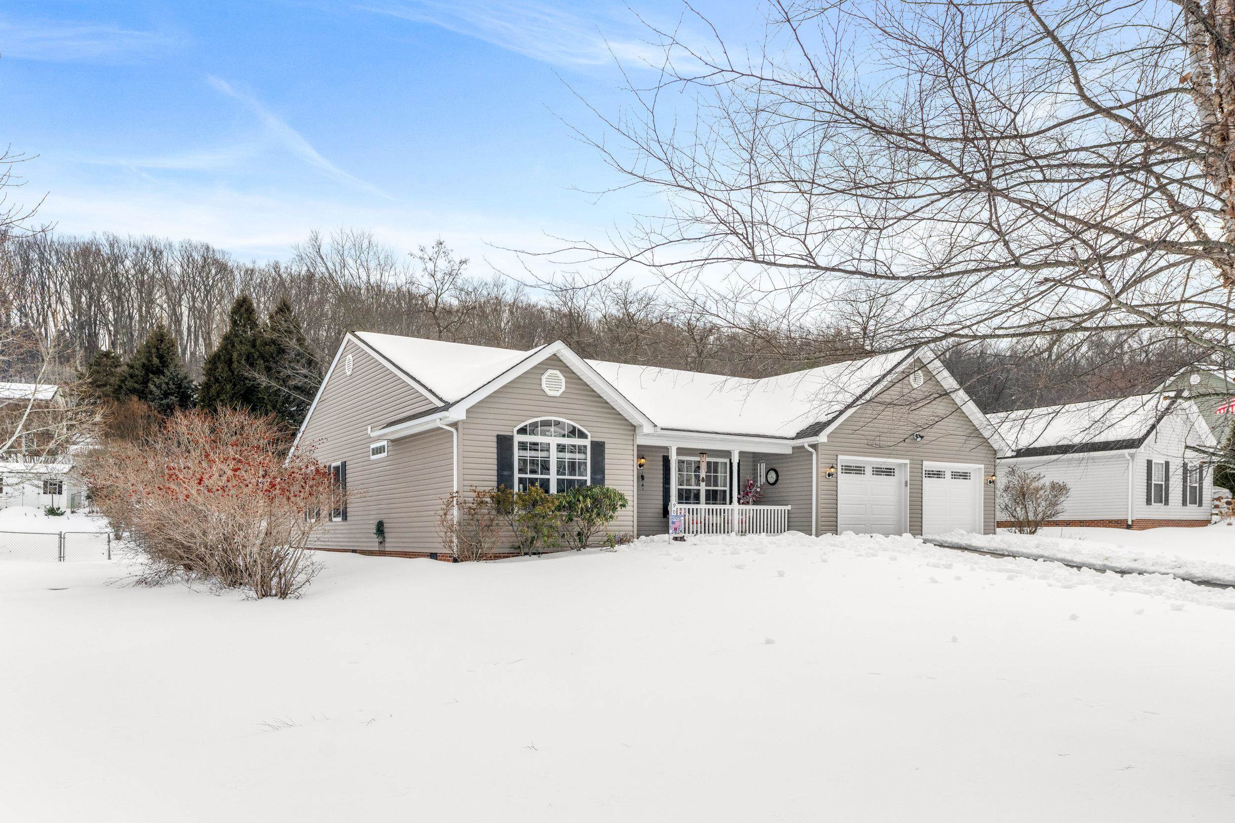 901 RITCHIE BLVD, STAUNTON, Virginia 24401, 4 Bedrooms Bedrooms, ,2 BathroomsBathrooms,Residential,901 RITCHIE BLVD,673364 MLS # 673364