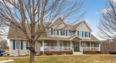 235 HOWARDSVILLE RD, STAUNTON, Virginia 24401, 5 Bedrooms Bedrooms, ,3 BathroomsBathrooms,Residential,235 HOWARDSVILLE RD,673372 MLS # 673372