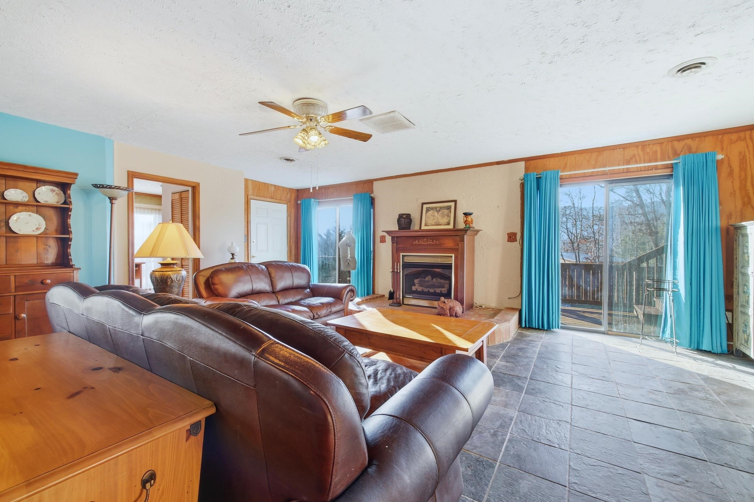 455 WOODSIDE DR, RILEYVILLE, Virginia 22650, 4 Bedrooms Bedrooms, ,3 BathroomsBathrooms,Residential,455 WOODSIDE DR,673378 MLS # 673378