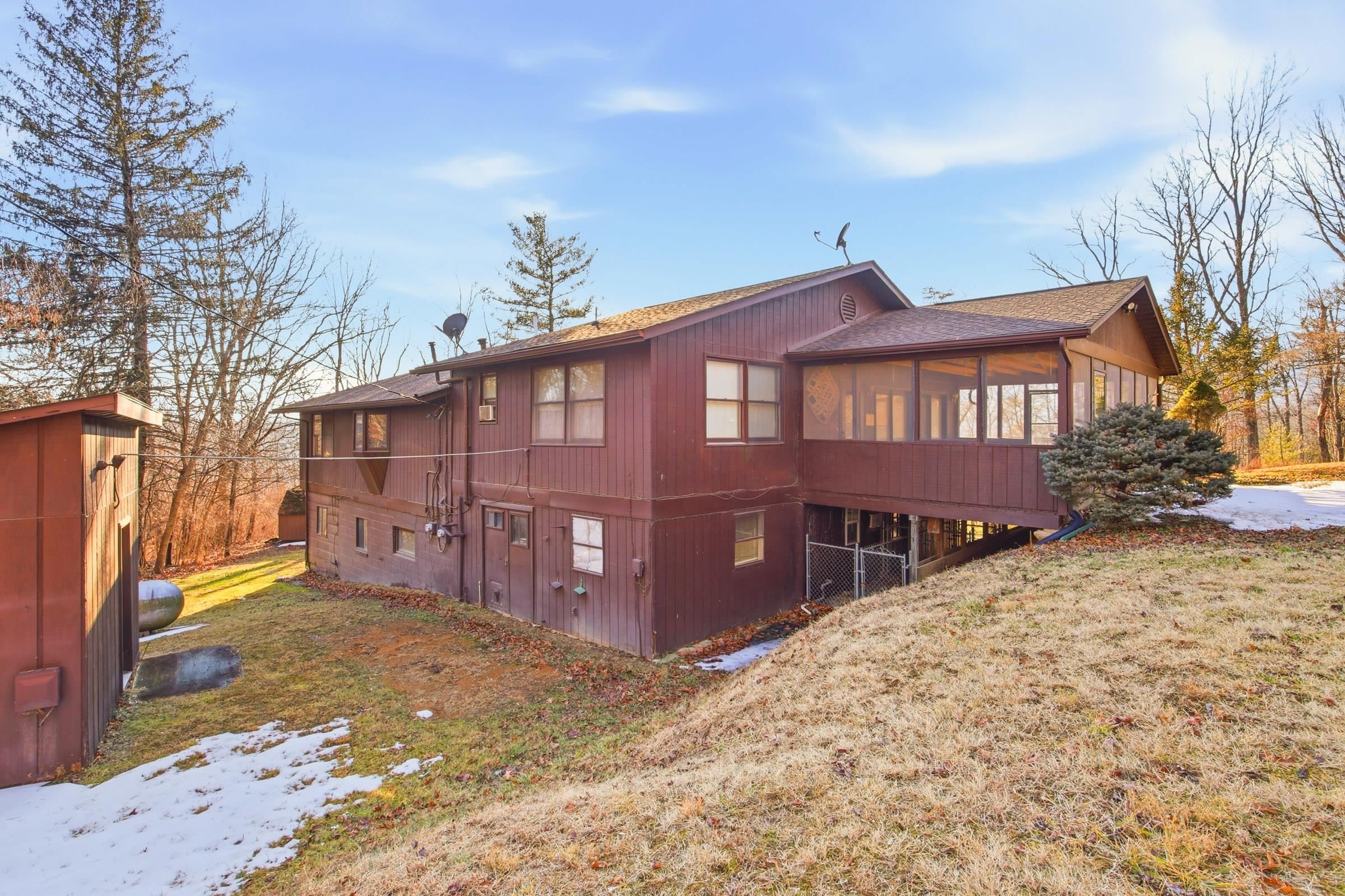 455 WOODSIDE DR, RILEYVILLE, Virginia 22650, 4 Bedrooms Bedrooms, ,3 BathroomsBathrooms,Residential,455 WOODSIDE DR,673378 MLS # 673378