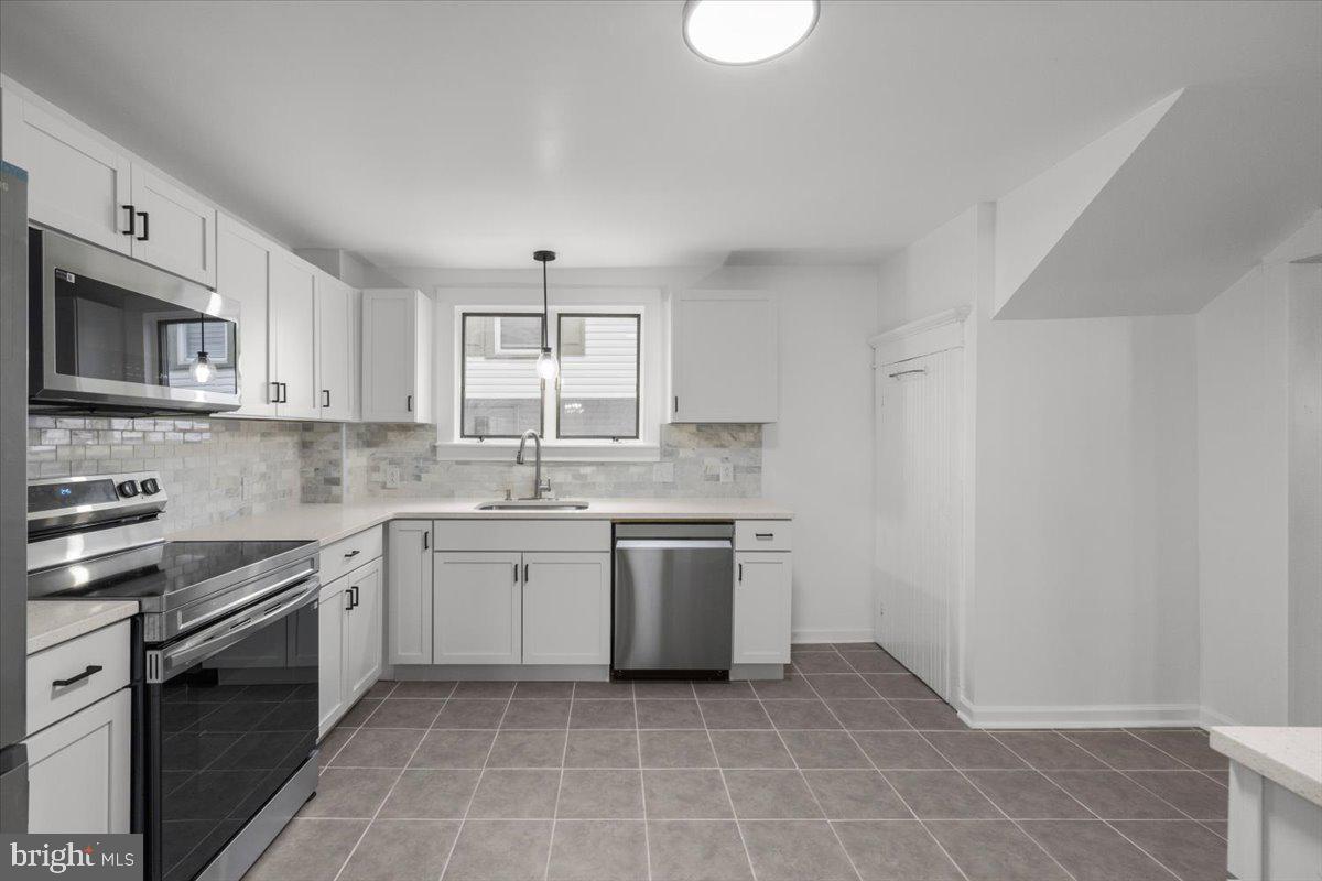 1025 S LOUDOUN ST, WINCHESTER, Virginia 22601, 3 Bedrooms Bedrooms, ,2 BathroomsBathrooms,Residential,For sale,1025 S LOUDOUN ST,VAWI2009836 MLS # VAWI2009836