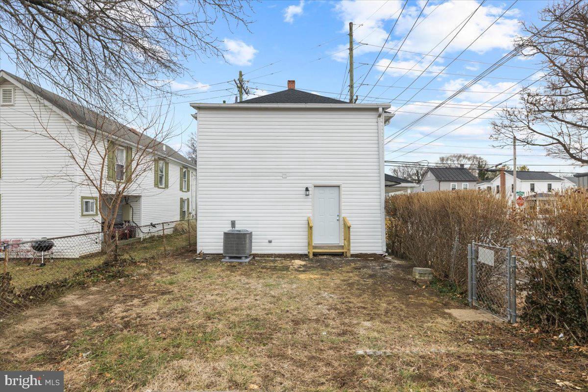 1025 S LOUDOUN ST, WINCHESTER, Virginia 22601, 3 Bedrooms Bedrooms, ,2 BathroomsBathrooms,Residential,For sale,1025 S LOUDOUN ST,VAWI2009836 MLS # VAWI2009836