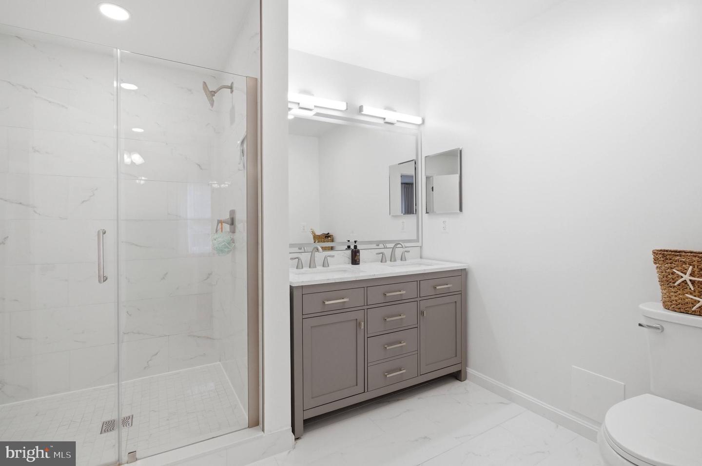 3865 WILCOXSON DR, FAIRFAX, Virginia 22031, 3 Bedrooms Bedrooms, ,3 BathroomsBathrooms,Residential,For sale,3865 WILCOXSON DR,VAFC2007706 MLS # VAFC2007706