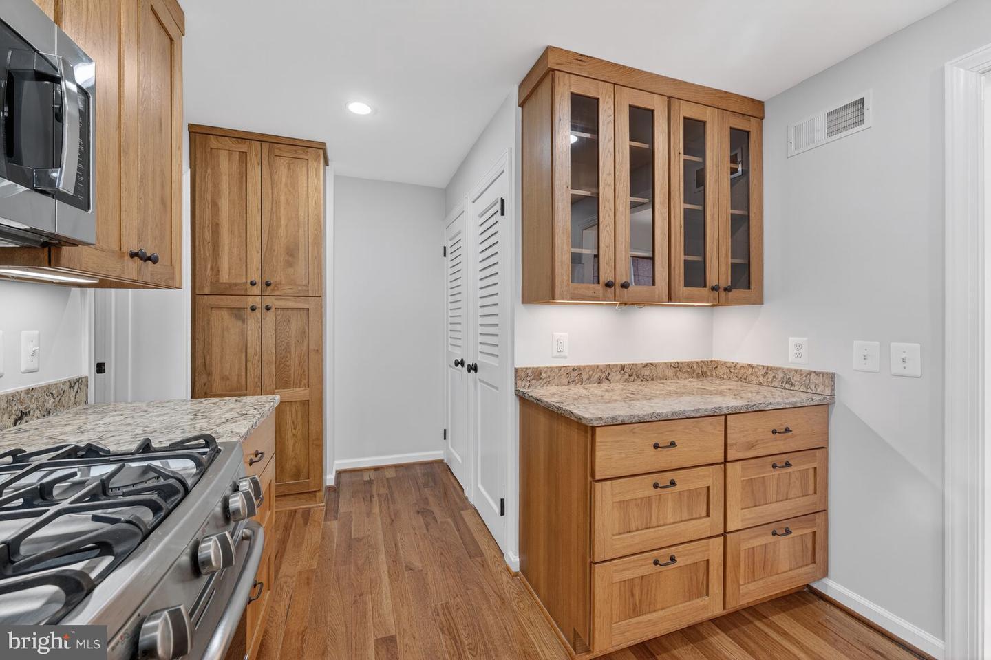 7915 FAIRFAX RD, ALEXANDRIA, Virginia 22308, 3 Bedrooms Bedrooms, ,2 BathroomsBathrooms,Residential,For sale,7915 FAIRFAX RD,VAFX2287282 MLS # VAFX2287282