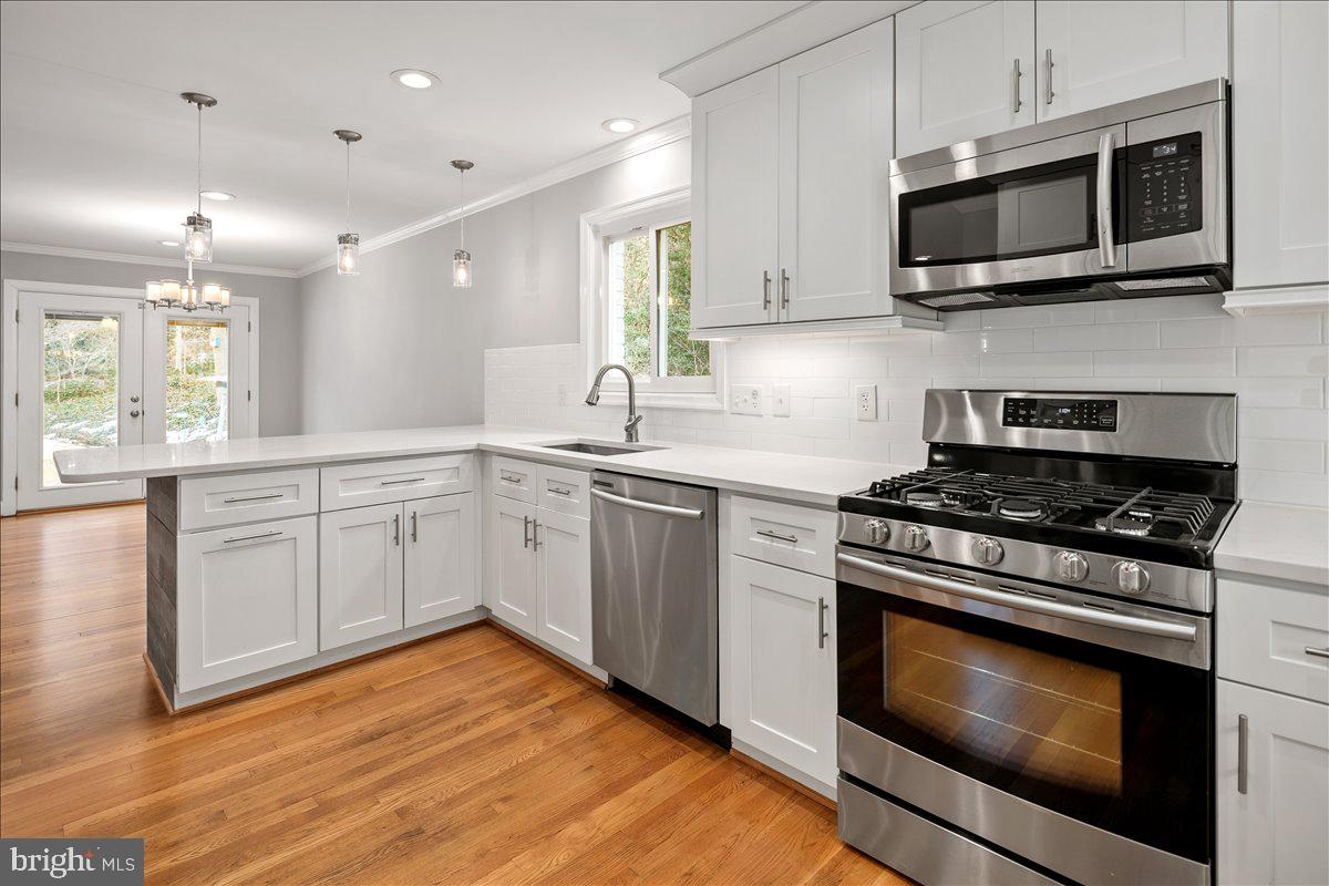 8711 MILLBROOK PL, ALEXANDRIA, Virginia 22309, 5 Bedrooms Bedrooms, ,3 BathroomsBathrooms,Residential,For sale,8711 MILLBROOK PL,VAFX2287698 MLS # VAFX2287698