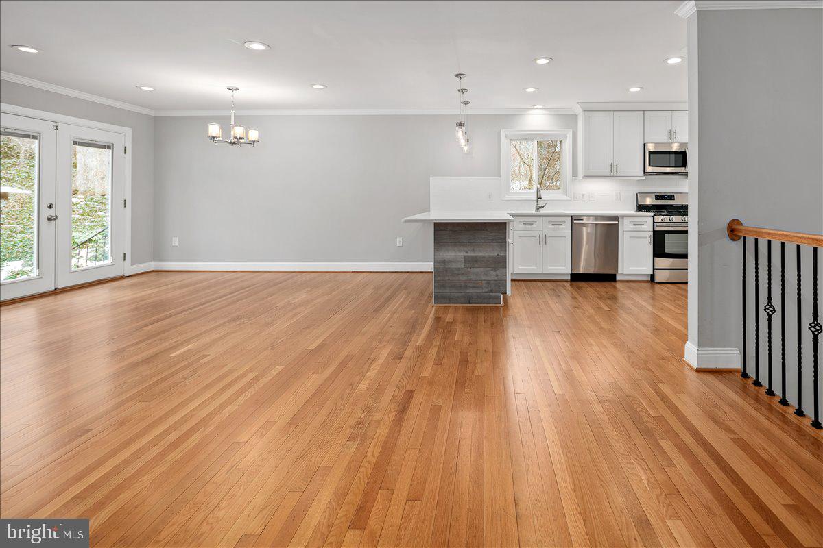 8711 MILLBROOK PL, ALEXANDRIA, Virginia 22309, 5 Bedrooms Bedrooms, ,3 BathroomsBathrooms,Residential,For sale,8711 MILLBROOK PL,VAFX2287698 MLS # VAFX2287698