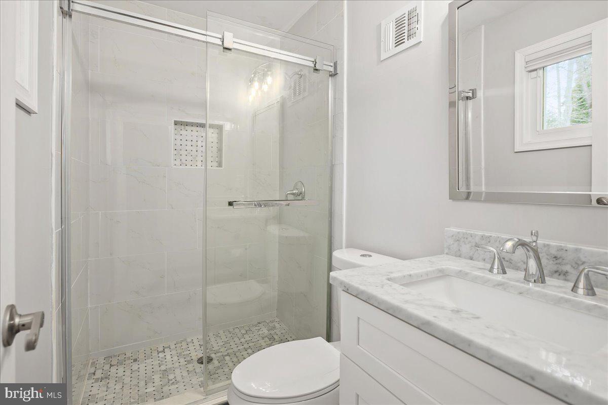 8711 MILLBROOK PL, ALEXANDRIA, Virginia 22309, 5 Bedrooms Bedrooms, ,3 BathroomsBathrooms,Residential,For sale,8711 MILLBROOK PL,VAFX2287698 MLS # VAFX2287698