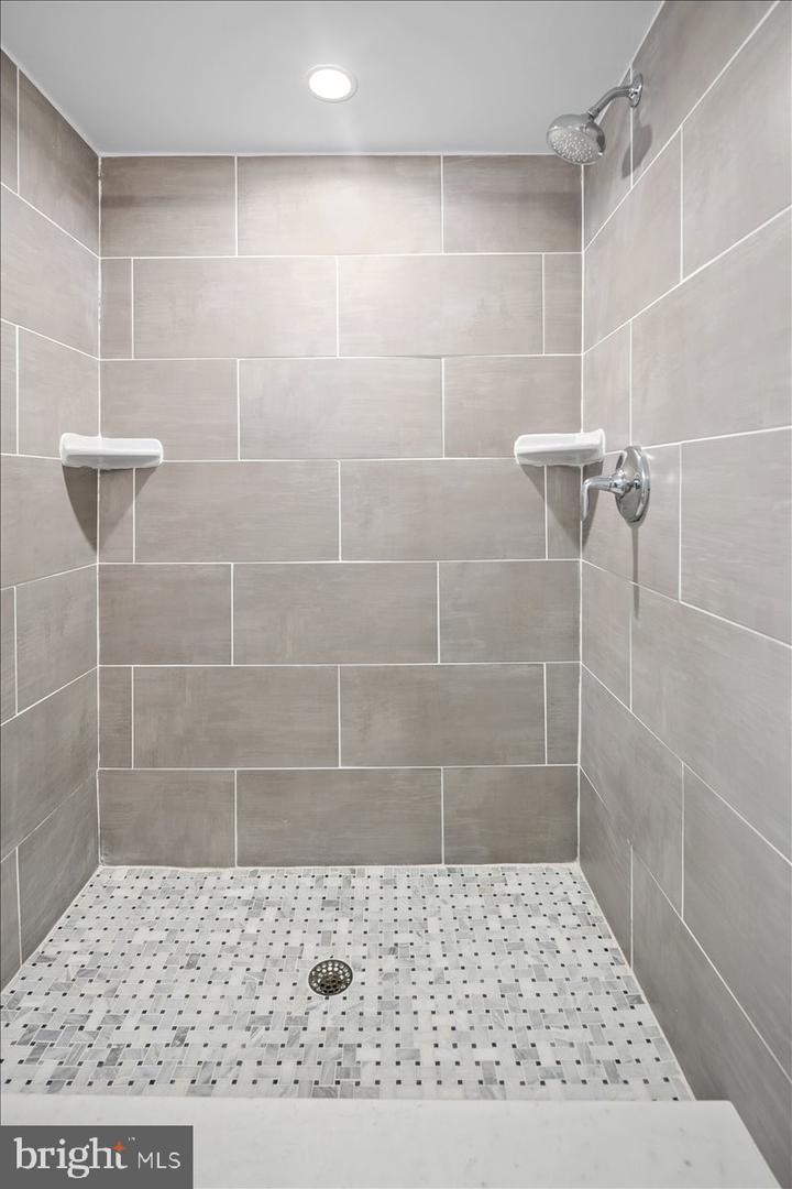 8711 MILLBROOK PL, ALEXANDRIA, Virginia 22309, 5 Bedrooms Bedrooms, ,3 BathroomsBathrooms,Residential,For sale,8711 MILLBROOK PL,VAFX2287698 MLS # VAFX2287698