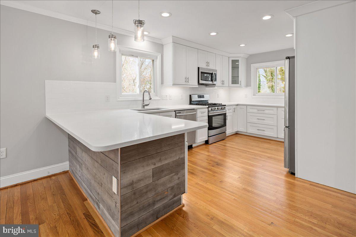 8711 MILLBROOK PL, ALEXANDRIA, Virginia 22309, 5 Bedrooms Bedrooms, ,3 BathroomsBathrooms,Residential,For sale,8711 MILLBROOK PL,VAFX2287698 MLS # VAFX2287698