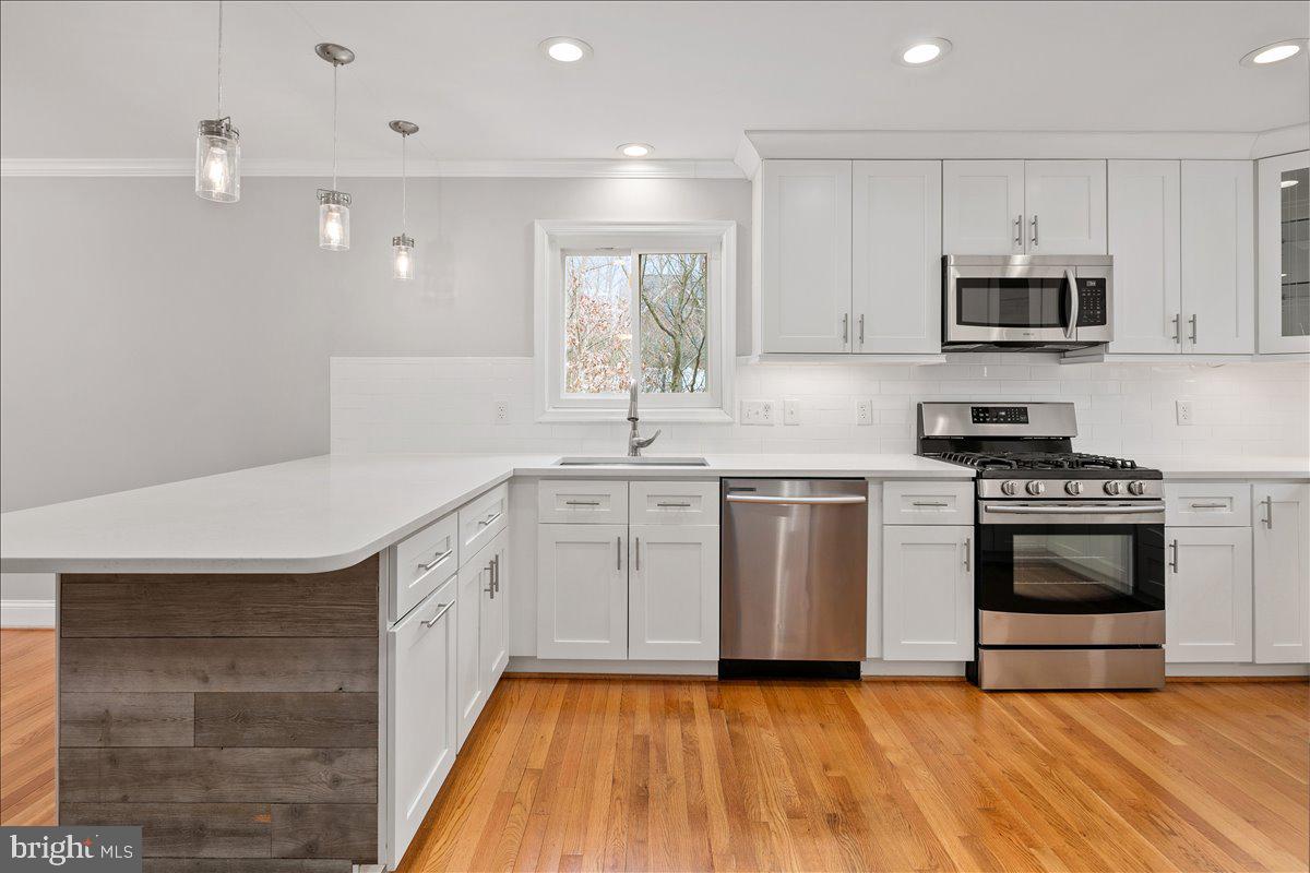 8711 MILLBROOK PL, ALEXANDRIA, Virginia 22309, 5 Bedrooms Bedrooms, ,3 BathroomsBathrooms,Residential,For sale,8711 MILLBROOK PL,VAFX2287698 MLS # VAFX2287698