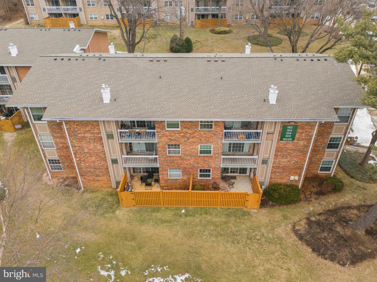 1914 WILSON LN #T2, MCLEAN, Virginia 22102, 2 Bedrooms Bedrooms, ,1 BathroomBathrooms,Residential,For sale,1914 WILSON LN #T2,VAFX2288042 MLS # VAFX2288042