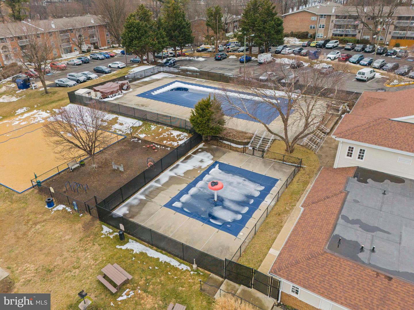 1914 WILSON LN #T2, MCLEAN, Virginia 22102, 2 Bedrooms Bedrooms, ,1 BathroomBathrooms,Residential,For sale,1914 WILSON LN #T2,VAFX2288042 MLS # VAFX2288042