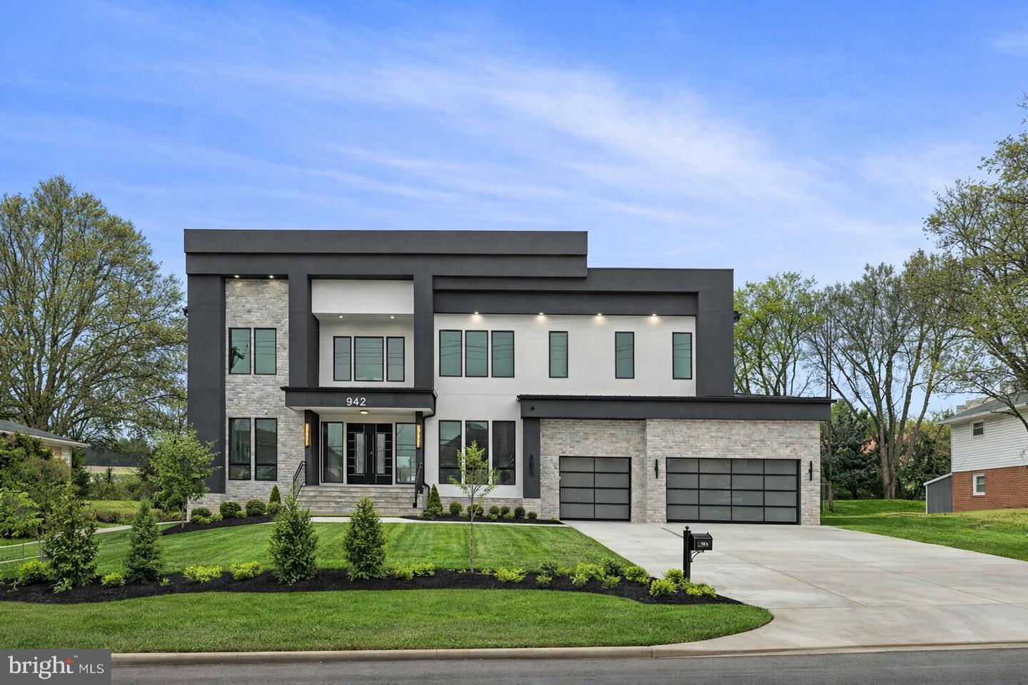 942 DEAD RUN DR, MCLEAN, Virginia 22101, 7 Bedrooms Bedrooms, ,9 BathroomsBathrooms,Residential,For sale,942 DEAD RUN DR,VAFX2288082 MLS # VAFX2288082
