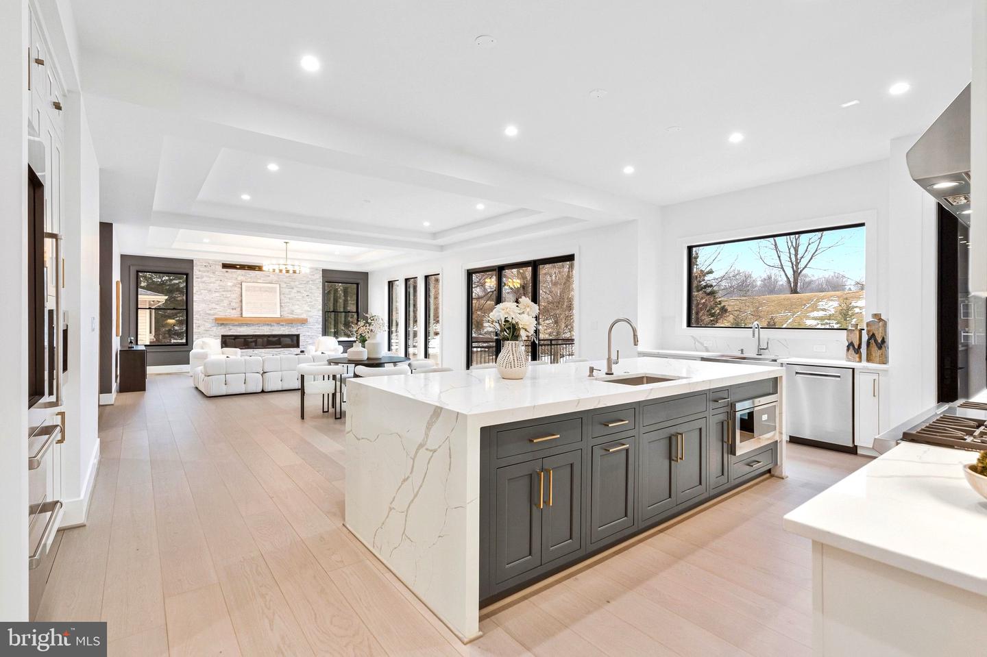 942 DEAD RUN DR, MCLEAN, Virginia 22101, 7 Bedrooms Bedrooms, ,9 BathroomsBathrooms,Residential,For sale,942 DEAD RUN DR,VAFX2288082 MLS # VAFX2288082