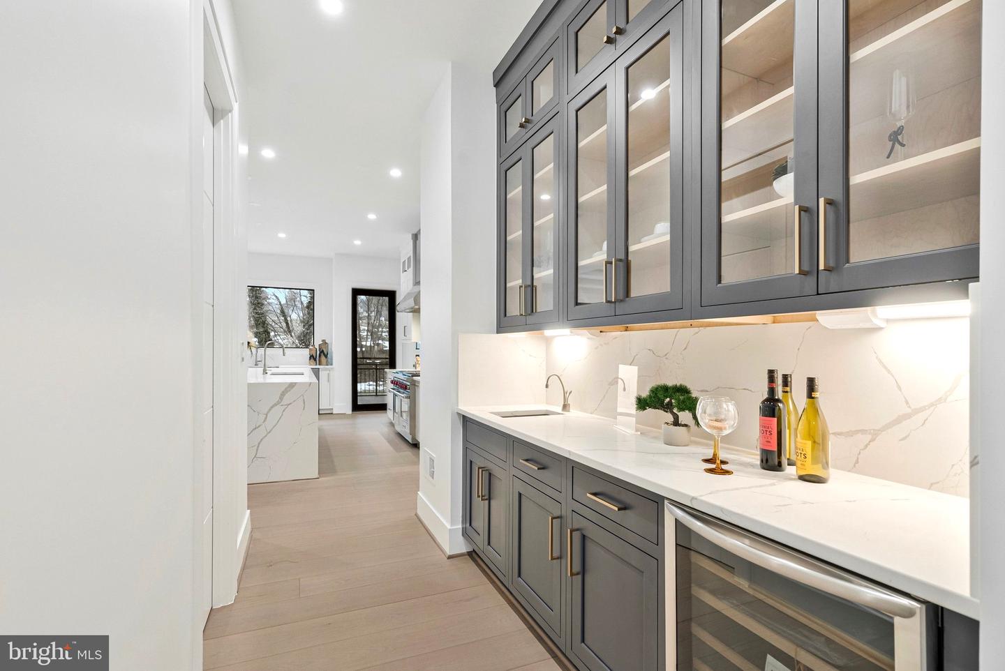 942 DEAD RUN DR, MCLEAN, Virginia 22101, 7 Bedrooms Bedrooms, ,9 BathroomsBathrooms,Residential,For sale,942 DEAD RUN DR,VAFX2288082 MLS # VAFX2288082