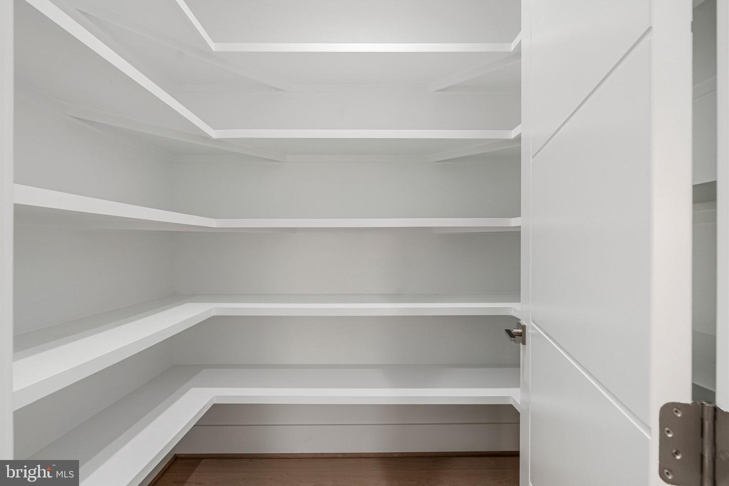 942 DEAD RUN DR, MCLEAN, Virginia 22101, 7 Bedrooms Bedrooms, ,9 BathroomsBathrooms,Residential,For sale,942 DEAD RUN DR,VAFX2288082 MLS # VAFX2288082