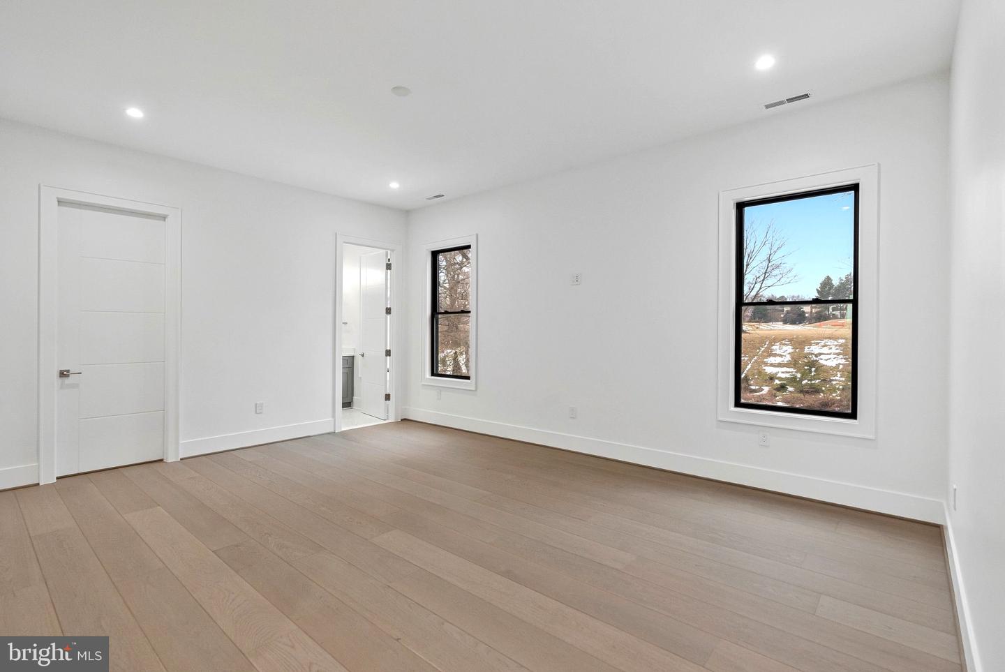 942 DEAD RUN DR, MCLEAN, Virginia 22101, 7 Bedrooms Bedrooms, ,9 BathroomsBathrooms,Residential,For sale,942 DEAD RUN DR,VAFX2288082 MLS # VAFX2288082