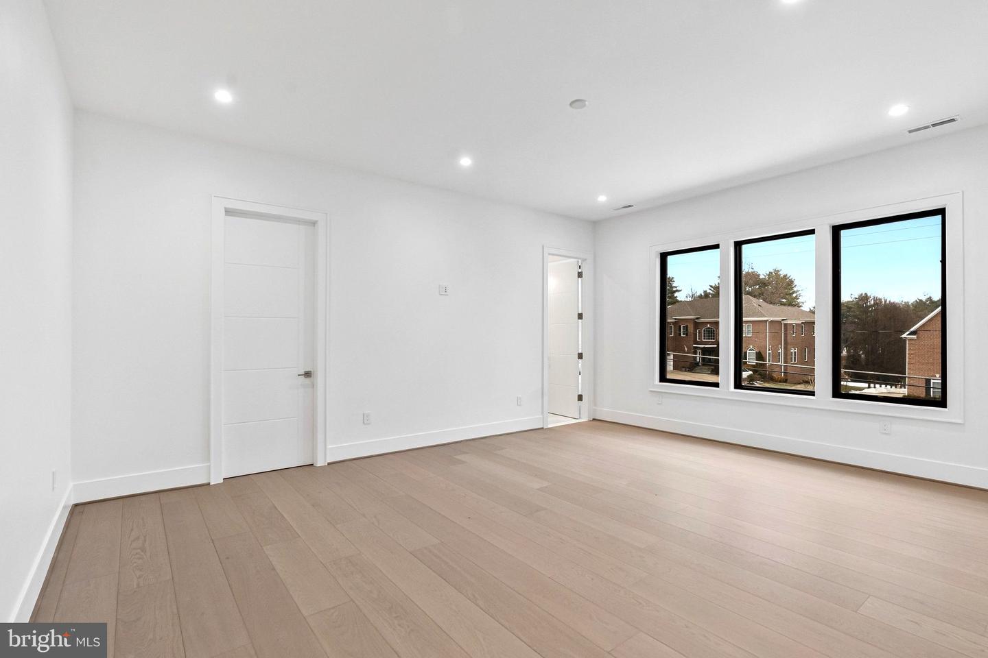 942 DEAD RUN DR, MCLEAN, Virginia 22101, 7 Bedrooms Bedrooms, ,9 BathroomsBathrooms,Residential,For sale,942 DEAD RUN DR,VAFX2288082 MLS # VAFX2288082