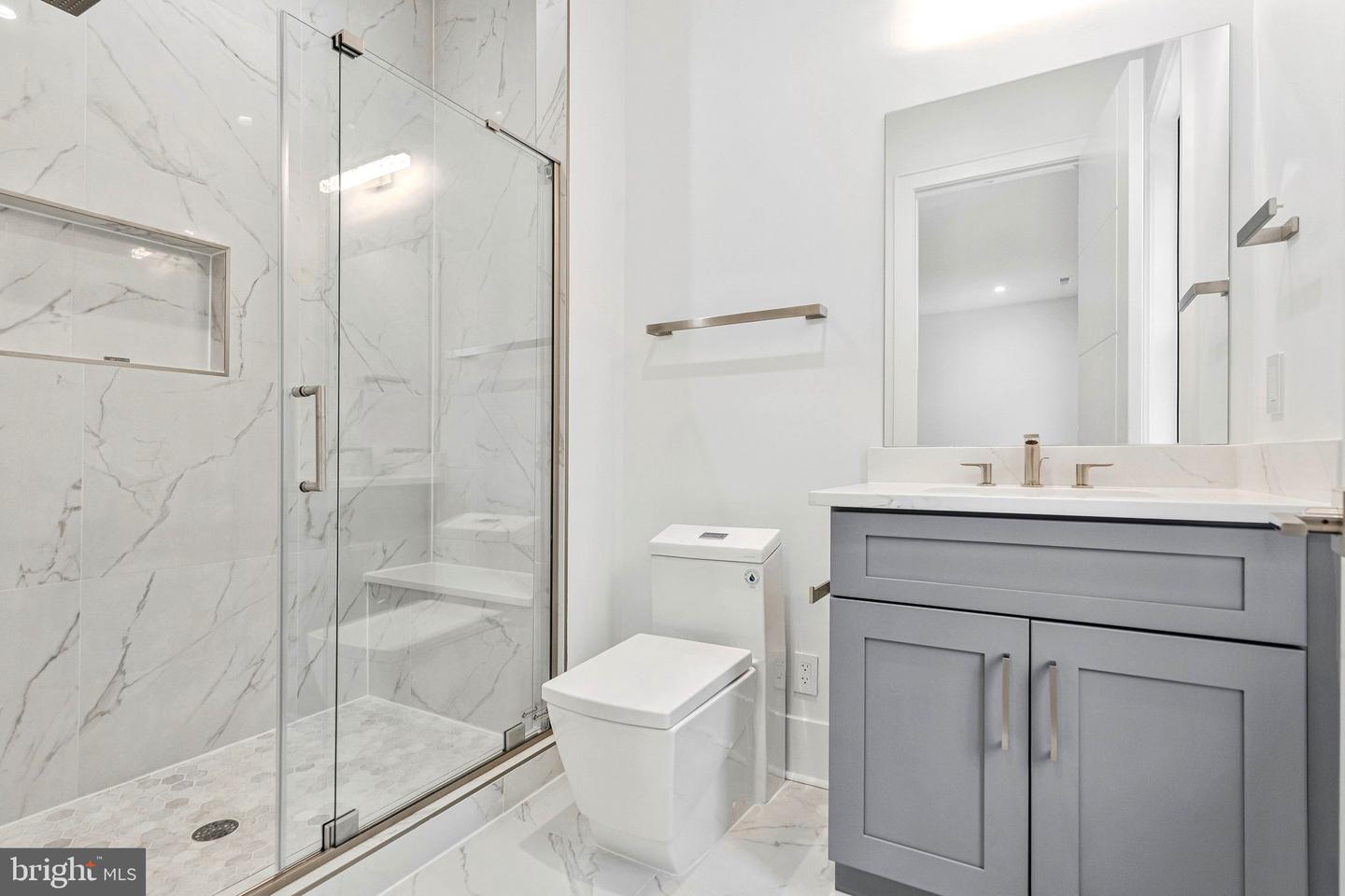 942 DEAD RUN DR, MCLEAN, Virginia 22101, 7 Bedrooms Bedrooms, ,9 BathroomsBathrooms,Residential,For sale,942 DEAD RUN DR,VAFX2288082 MLS # VAFX2288082