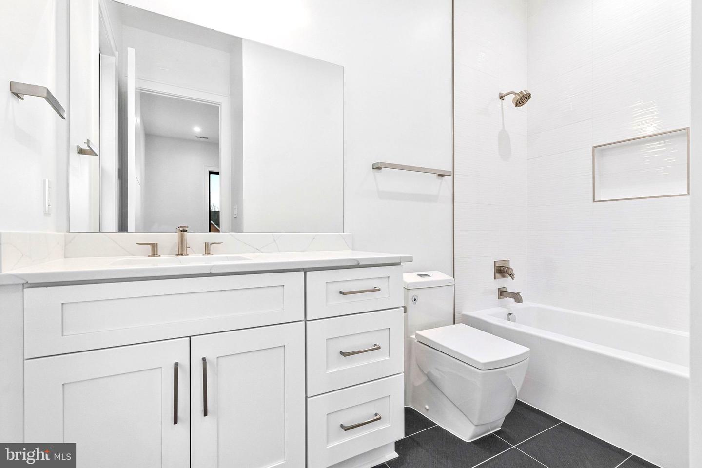 942 DEAD RUN DR, MCLEAN, Virginia 22101, 7 Bedrooms Bedrooms, ,9 BathroomsBathrooms,Residential,For sale,942 DEAD RUN DR,VAFX2288082 MLS # VAFX2288082