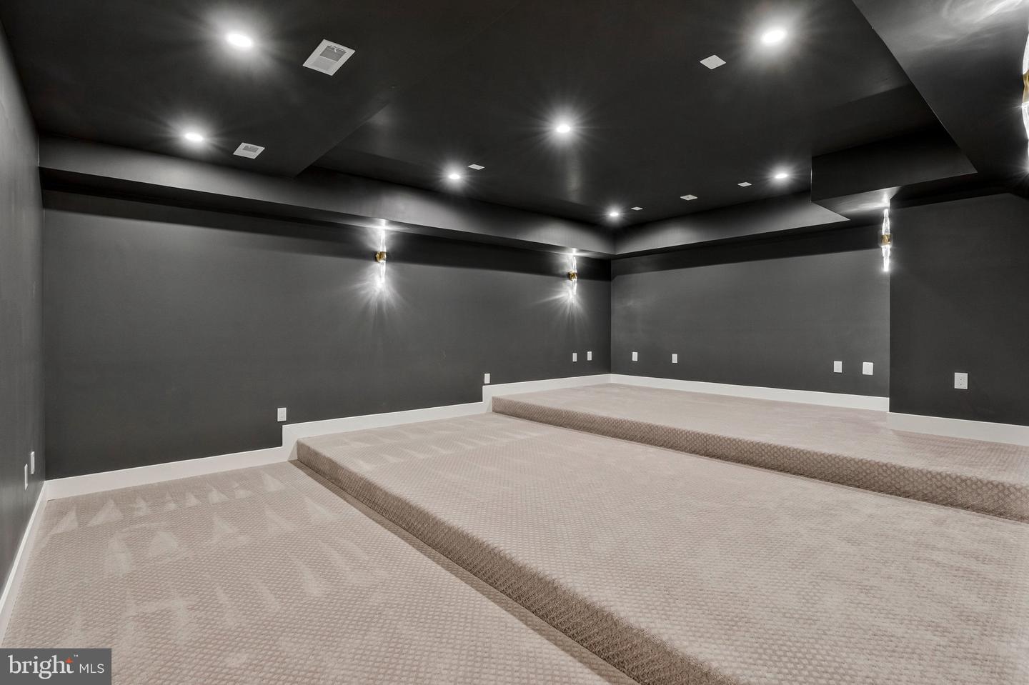 942 DEAD RUN DR, MCLEAN, Virginia 22101, 7 Bedrooms Bedrooms, ,9 BathroomsBathrooms,Residential,For sale,942 DEAD RUN DR,VAFX2288082 MLS # VAFX2288082