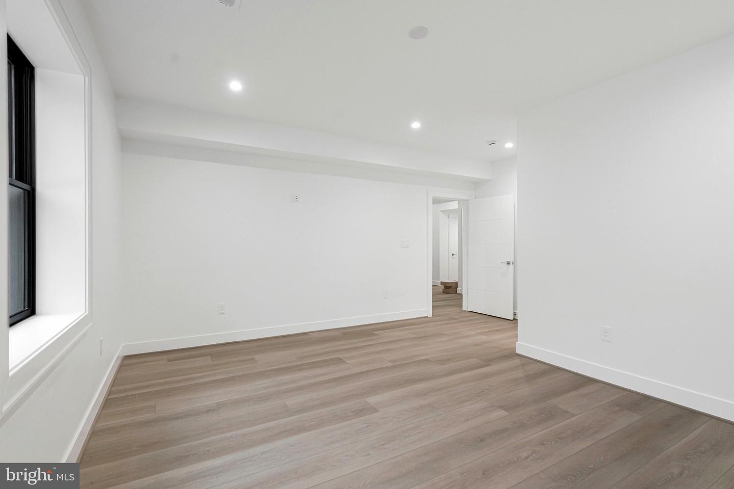 942 DEAD RUN DR, MCLEAN, Virginia 22101, 7 Bedrooms Bedrooms, ,9 BathroomsBathrooms,Residential,For sale,942 DEAD RUN DR,VAFX2288082 MLS # VAFX2288082