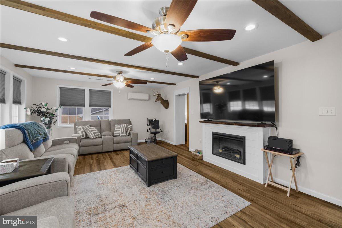 36 SPICEWOOD LN, FRONT ROYAL, Virginia 22630, 5 Bedrooms Bedrooms, 16 Rooms Rooms,3 BathroomsBathrooms,Residential,For sale,36 SPICEWOOD LN,VAWR2013310 MLS # VAWR2013310