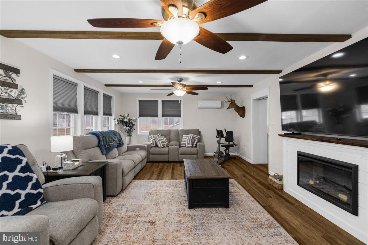 36 SPICEWOOD LN, FRONT ROYAL, Virginia 22630, 5 Bedrooms Bedrooms, 16 Rooms Rooms,3 BathroomsBathrooms,Residential,For sale,36 SPICEWOOD LN,VAWR2013310 MLS # VAWR2013310