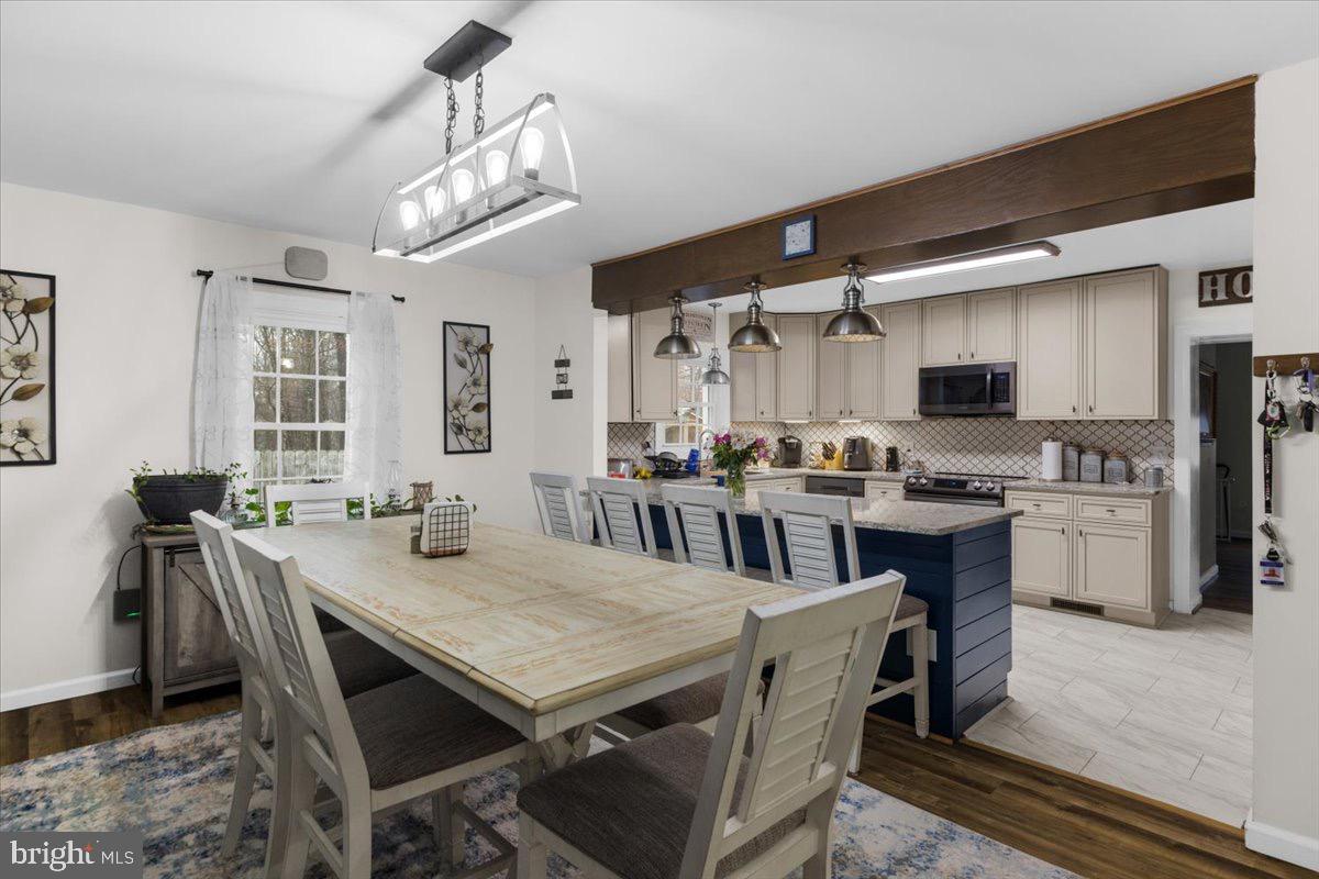 36 SPICEWOOD LN, FRONT ROYAL, Virginia 22630, 5 Bedrooms Bedrooms, 16 Rooms Rooms,3 BathroomsBathrooms,Residential,For sale,36 SPICEWOOD LN,VAWR2013310 MLS # VAWR2013310