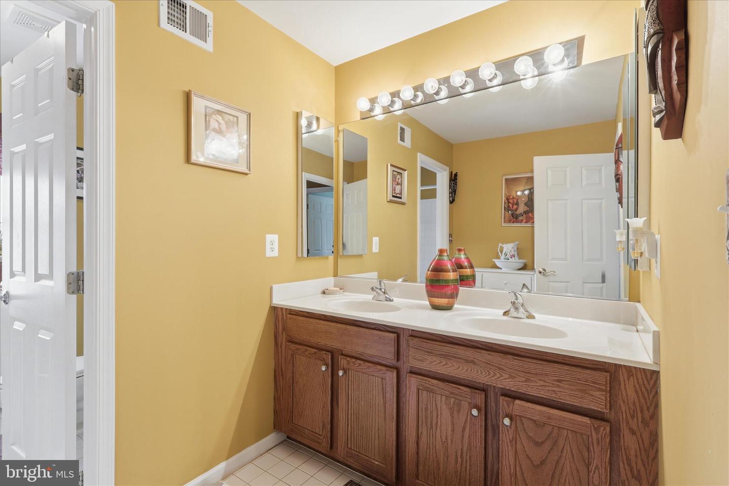 1805 EFTY CT, WOODBRIDGE, Virginia 22191, 5 Bedrooms Bedrooms, ,3 BathroomsBathrooms,Residential,For sale,1805 EFTY CT,VAPW2111920 MLS # VAPW2111920