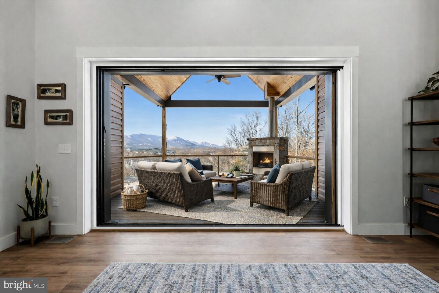 690 COMFORTER LN, MIDDLETOWN, Virginia 22645, 4 Bedrooms Bedrooms, ,3 BathroomsBathrooms,Residential,For sale,690 COMFORTER LN,VAWR2013340 MLS # VAWR2013340