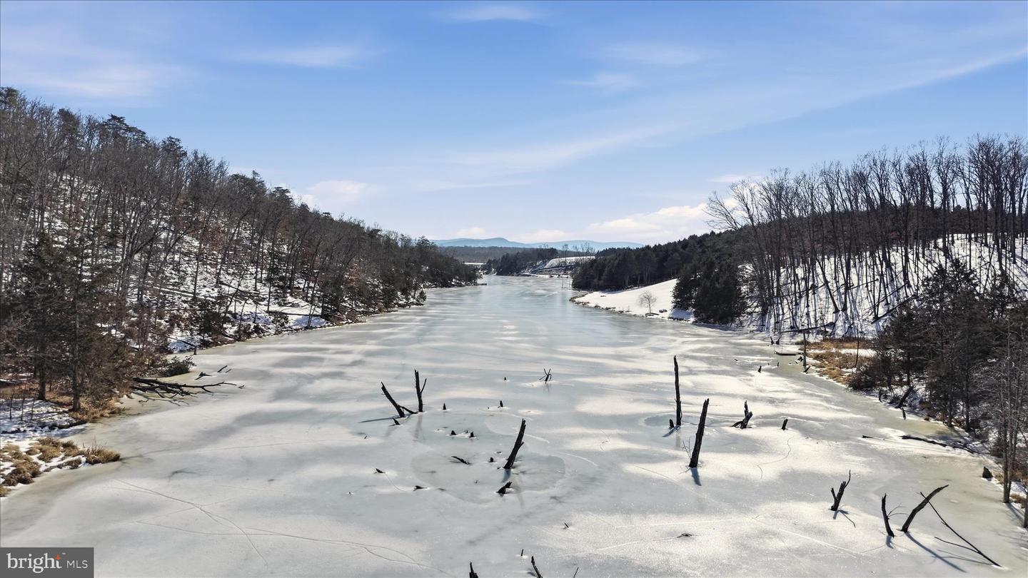 690 COMFORTER LN, MIDDLETOWN, Virginia 22645, 4 Bedrooms Bedrooms, ,3 BathroomsBathrooms,Residential,For sale,690 COMFORTER LN,VAWR2013340 MLS # VAWR2013340